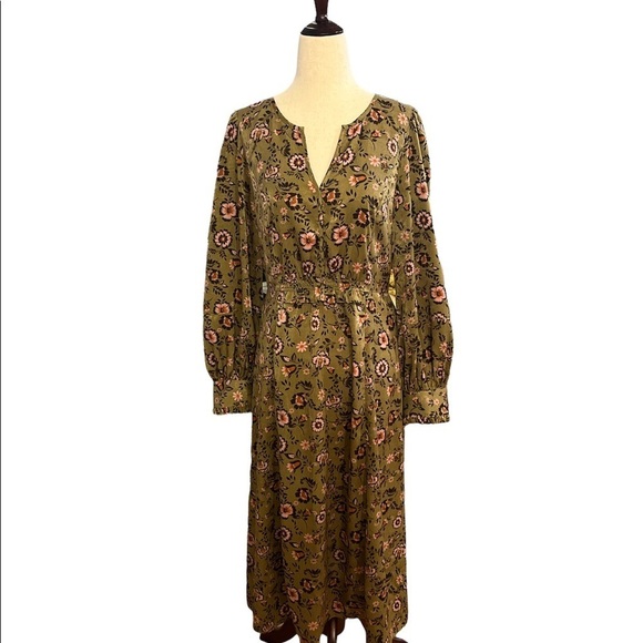 Current Air Dresses & Skirts - Current Air Green and Pink Floral Dress